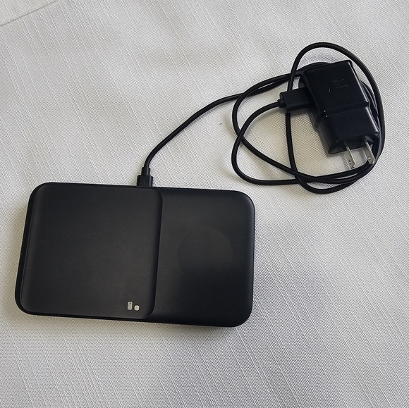 SAMSUNG WIRELESS CHARGER DUO PAD FAST CHARGING - Picture 2 of 9